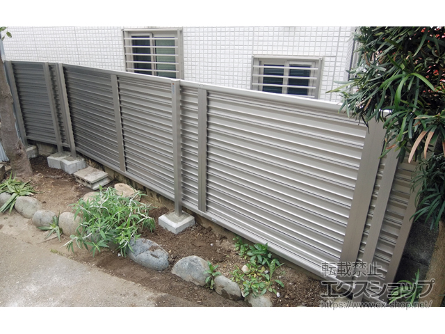 愛知県名古屋市ののフェンス・柵 ミエーネフェンス 目隠しルーバータイプ 自由柱施工 施工例