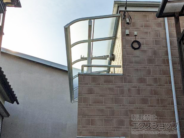 東京都足立区ののバルコニー・ベランダ屋根 ソラリア R型 屋根タイプ 単体 積雪〜20cm対応 施工例