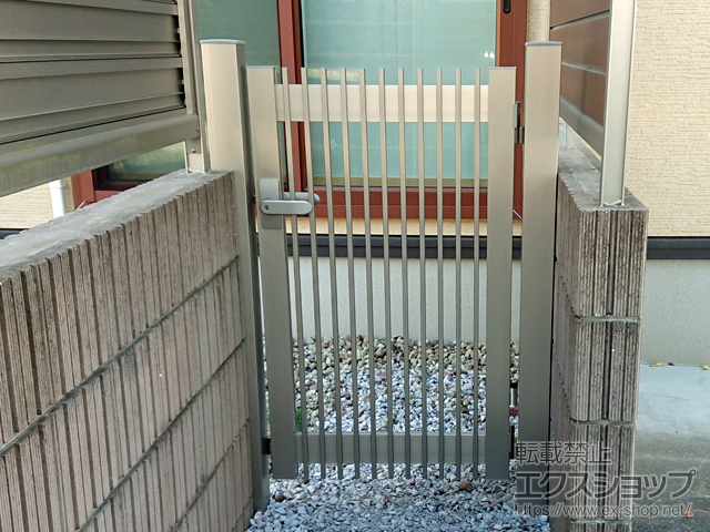 熊本県宇土市のの門扉 シンプレオ門扉T1型 縦格子 片開き 門柱使用 施工例