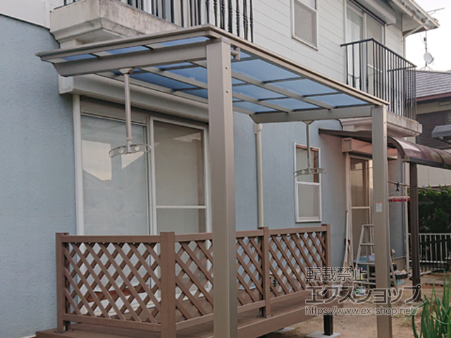 福岡県宗像市ののテラス屋根 フーゴF 独立テラスタイプ 単体 積雪〜20cm対応＋フーゴF テラスタイプ 可動竿掛け(着脱式)（2本入り）×1セット 施工例