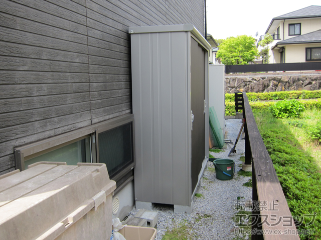 佐賀県三養基郡基山町のの物置・屋外倉庫 エスモ 一般型 1950×650×1959 ESE-1906A-DW 施工例