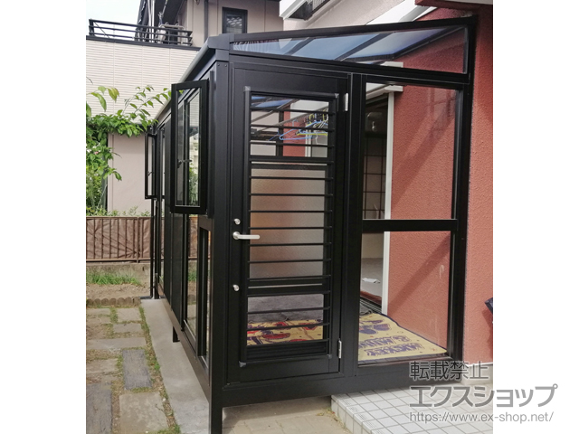 群馬県前橋市ののテラス囲い・サンルーム サニージュ F型 床納まり ランマ無 積雪〜20cm対応 施工例