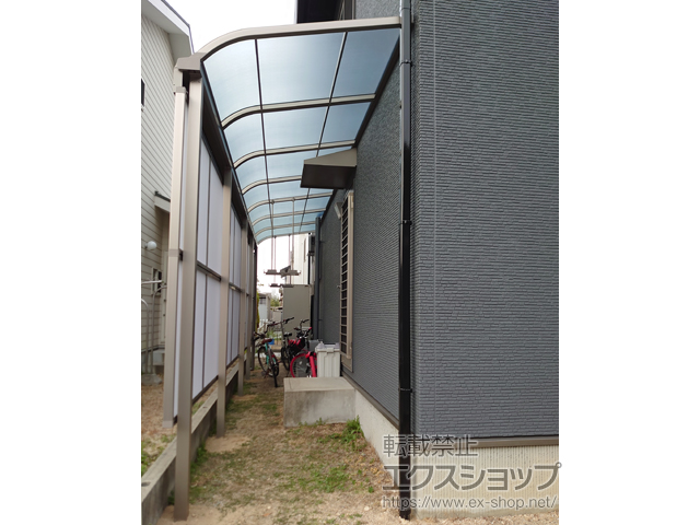 山口県岩国市ののテラス屋根 スピーネ R型 テラスタイプ 連棟 積雪〜20cm対応 施工例