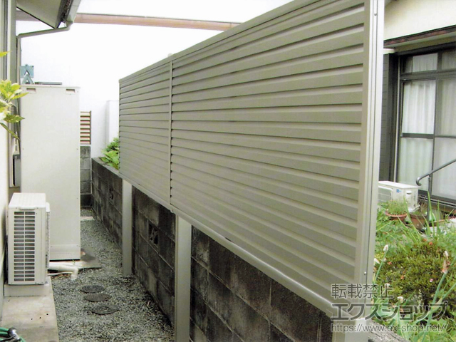 熊本県熊本市ののフェンス・柵 ミエーネ目隠しルーバーフェンス 上段のみ設置 自立建て用 施工例