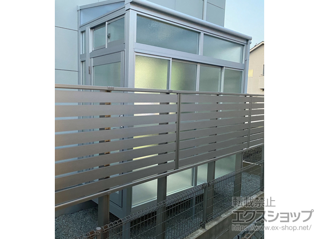 兵庫県加古川市ののテラス囲い・サンルーム サニージュ F型 床納まり ランマあり 積雪〜20cm対応＋ 側面付け物干し 施工例