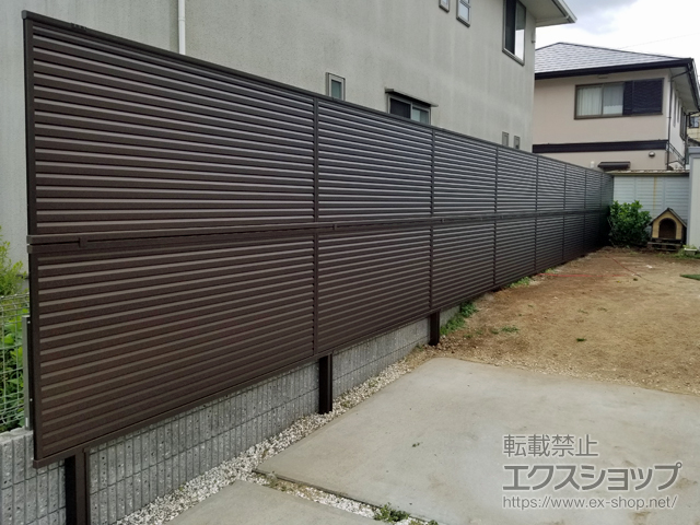 茨城県つくば市ののフェンス・柵 ミエーネフェンス 目隠しルーバータイプ 2段支柱 自立建て用 施工例