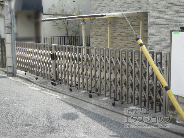 東京都豊島区ののカーゲート トリップゲートII 3型 ストロング ノンレール 両開き 9812W 施工例
