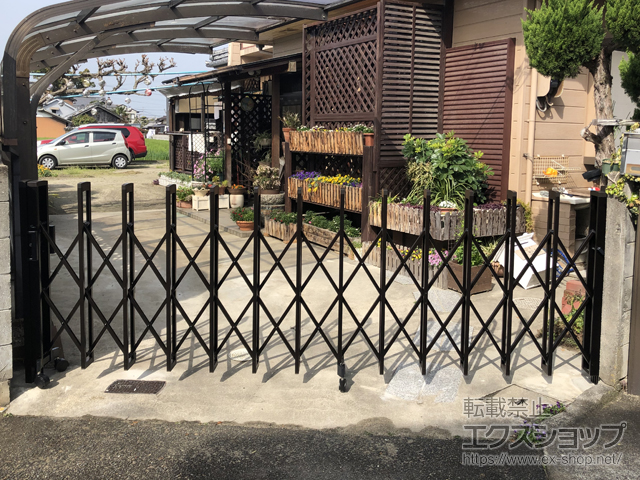 香川県仲多度郡多度津町ののカーゲート トリップゲートII 2型 スタンダード ノンレール 片開き 35S 施工例