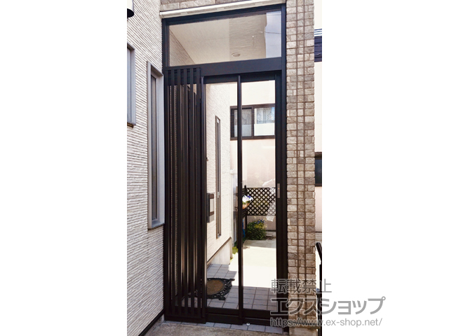 青森県青森市のLIXIL リクシル（トステム）の風除室 ツインガードIII ランマ付 Iタイプ 施工例