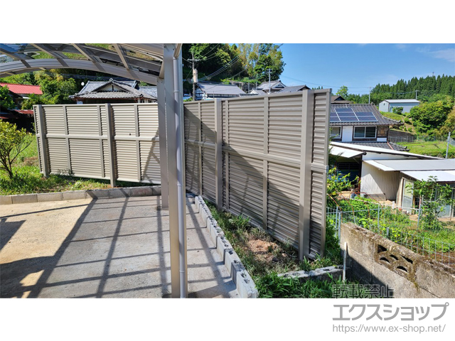 大分県豊後大野市ののフェンス・柵 ミエーネフェンス 目隠しルーバータイプ 2段支柱 自立建て用（パネル2段） 施工例