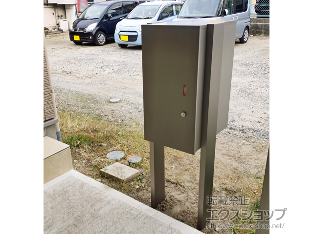 新潟県新潟市のの機能門柱・ポスト 宅配ボックスKL 前入れ前取り出し ポール建て(埋め込み)タイプ 施工例