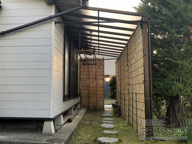 石川県河北郡津幡町ののテラス屋根 ソラリア F型 1500 テラスタイプ 単体　積雪〜50cm対応 施工例