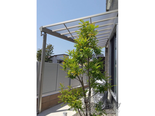 大阪府高石市ののテラス屋根 ソラリア F型 テラスタイプ 単体 積雪〜20cm対応 施工例