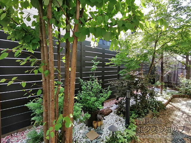 京都府京田辺市ののフェンス・柵 プラドone ジョイントあり仕様 板13段H2250(板2090) 隙間10mm 施工例