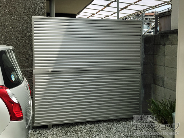 大阪府大阪市ののフェンス・柵 ミエーネフェンス 目隠しルーバータイプ 2段支柱 自立建て用（パネル2段） 施工例