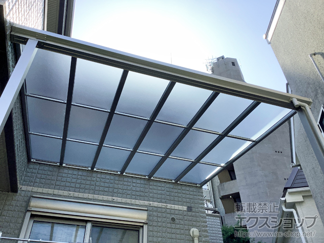 東京都港区ののテラス屋根 ソラリア F型 テラスタイプ 単体 積雪〜20cm対応 施工例