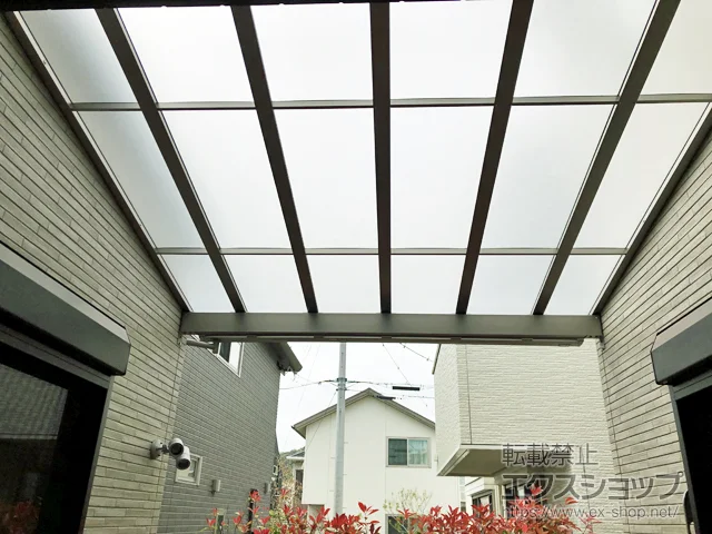 兵庫県姫路市のLIXIL(リクシル)のテラス屋根 スピーネ F型 テラスタイプ 単体 積雪～20cm対応 施工例