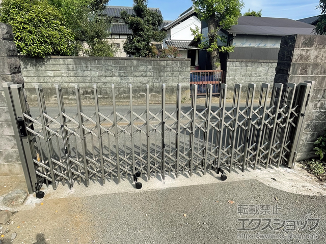 神奈川県横浜市ののカーゲート トリップゲートII P型 ペットガード付き ノンレール 片開き*35S 施工例