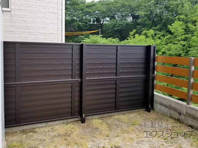 広島県呉市ののフェンス・柵 モクアルフェンス 目隠しタイプ 2段支柱 自立建て用 施工例