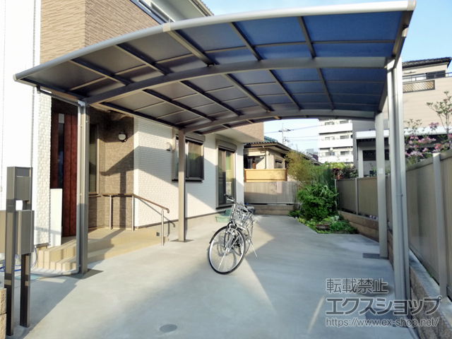 埼玉県坂戸市ののカーポート ネスカR (ラウンドスタイル) ワイド 積雪〜20cm対応 施工例