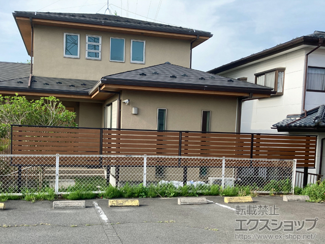 福島県郡山市ののフェンス・柵 モクアルフェンス 横板タイプ 2段支柱 自立建て用 （パネル1段） 施工例