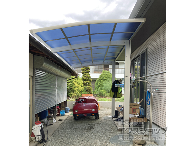 山梨県笛吹市ののカーポート レイナポートREグラン 前下がり 積雪〜20cm対応 施工例