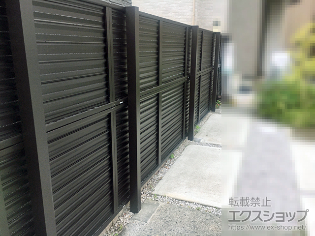 東京都西東京市ののフェンス・柵 ミエーネフェンス 目隠しルーバータイプ 2段支柱 自立建て用 施工例