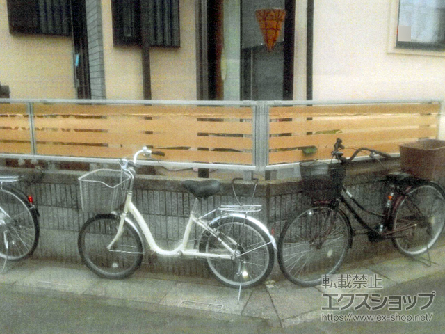 埼玉県春日部市ののフェンス・柵 ルシアスフェンスF04型 横板 木目カラー 上段のみ設置 自立建て用 施工例