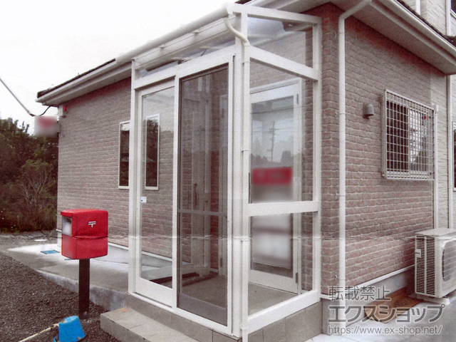 福島県相馬市のLIXIL リクシル（トステム）の風除室 ツインガード? C型 屋根付（雨樋付） 施工例