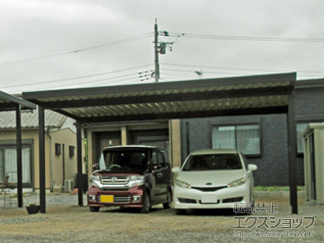 茨城県常総市のLIXIL リクシル（トステム）のカーポート テリオスポートIII 900 2台用 角柱4本柱 積雪〜30cm対応 施工例