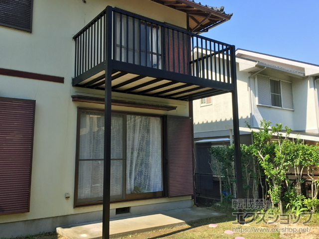 福岡県筑紫野市のLIXIL リクシル（トステム）のバルコニー ビューステージHスタイル 縦太格子 単体 柱建て式 施工例