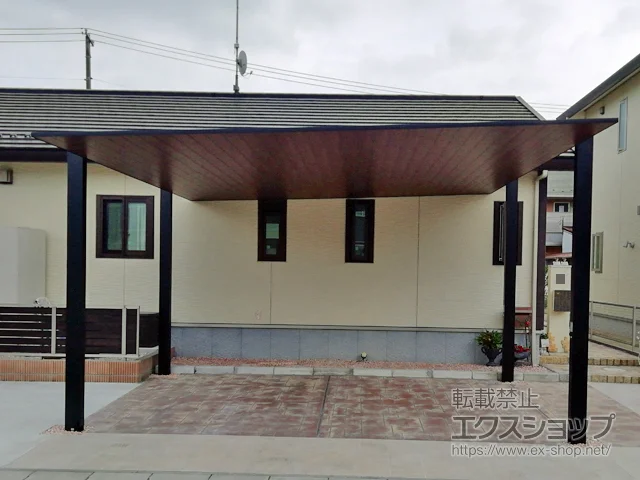 福島県いわき市のLIXIL(リクシル)のカーポート カーポートSCワイド 木調マテリアルカラー 積雪対応20cm 施工例