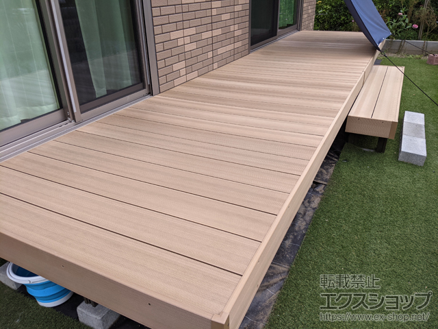 埼玉県大里郡寄居町ののウッドデッキ 樹ら楽ステージ 木彫 施工例