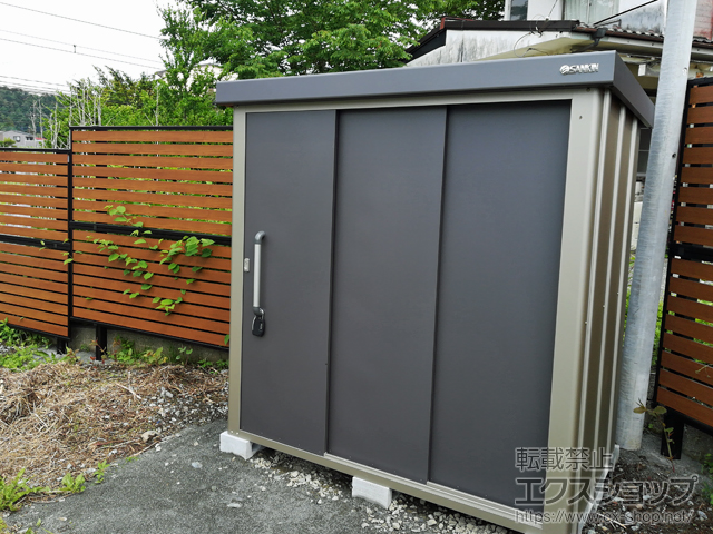 山梨県南都留郡富士河口湖町のの物置・屋外倉庫 エスケーエイト SK8-70 一般型 1800×1200×1940 SK8-70-GK 施工例