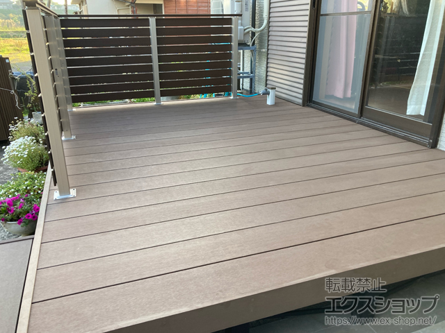 宮崎県西都市ののウッドデッキ リウッドデッキ 200+独立式リウッドステップ2型+ルシアスデッキフェンスA01型 施工例
