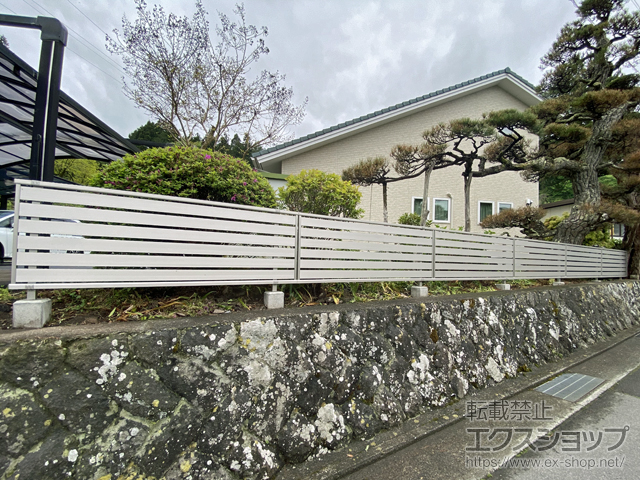 長野県岡谷市ののフェンス・柵 シンプレオフェンスSY1型 横スリット 自由柱施工 施工例