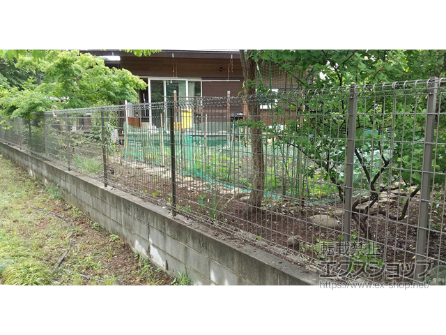埼玉県日高市ののフェンス・柵 ハイグリッドフェンスN8型 フリーポールタイプ 施工例