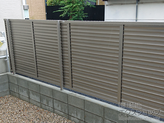 静岡県浜松市ののフェンス・柵 フェンスAB YL3型 横ルーバー3 フリーポールタイプ 施工例