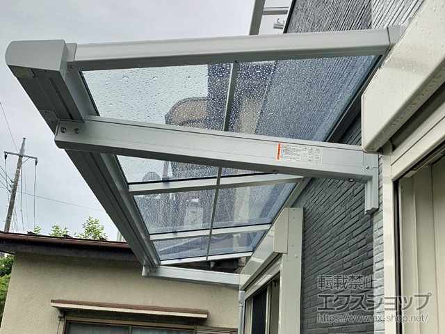 埼玉県越谷市ののバルコニー・ベランダ屋根 スピーネ F型 ルーフタイプ 単体 積雪〜20cm対応 施工例