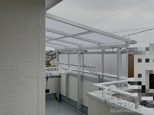 三重県桑名市のYKKAPのバルコニー・ベランダ屋根 ソラリア F型 屋根タイプ 単体 積雪～20cm対応 施工例