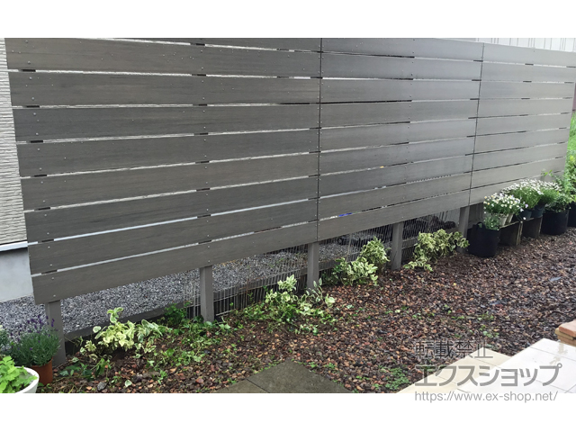 埼玉県久喜市ののフェンス・柵 プラド/one ジョイントなし仕様 H1800mm 板材9段 板隙間10mm　※下隙間360mm 施工例