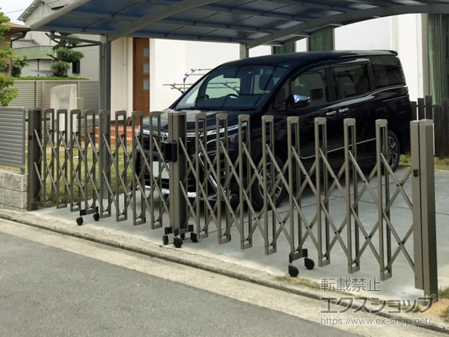 大阪府堺市ののカーゲート ≪保証対象外≫ トリップゲートII 2型 スタンダード ノンレール 両開き 50W(25S+25M) 施工例