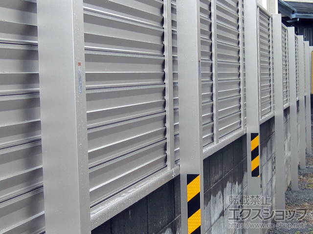 埼玉県狭山市ののフェンス・柵 ミエーネ目隠しルーバーフェンス 上段のみ設置 自立建て用 施工例