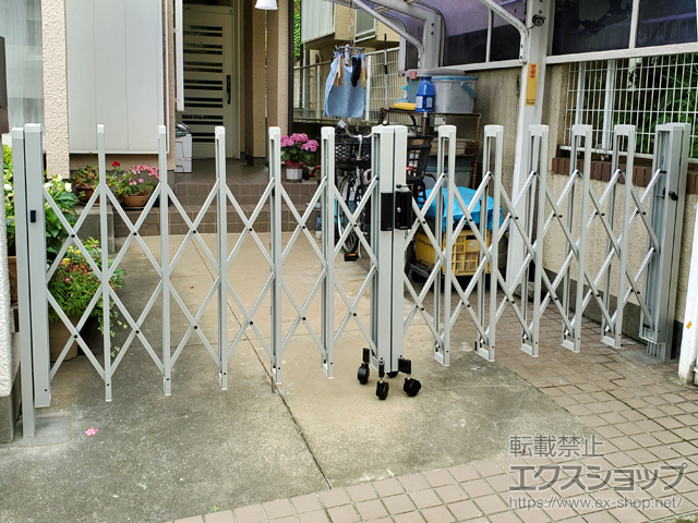 千葉県柏市ののカーゲート トリップゲートII 2型 スタンダード ノンレール 両開き*34W（17S+17M） 施工例