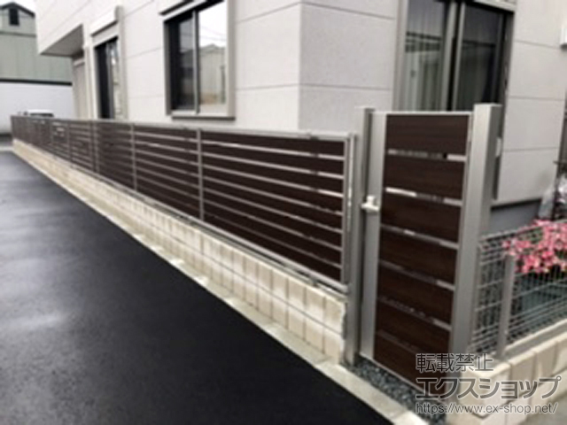 大阪府茨木市のの門扉 ルシアス門扉BW01型 横スリット 片開き 複合カラー 門柱使用 施工例