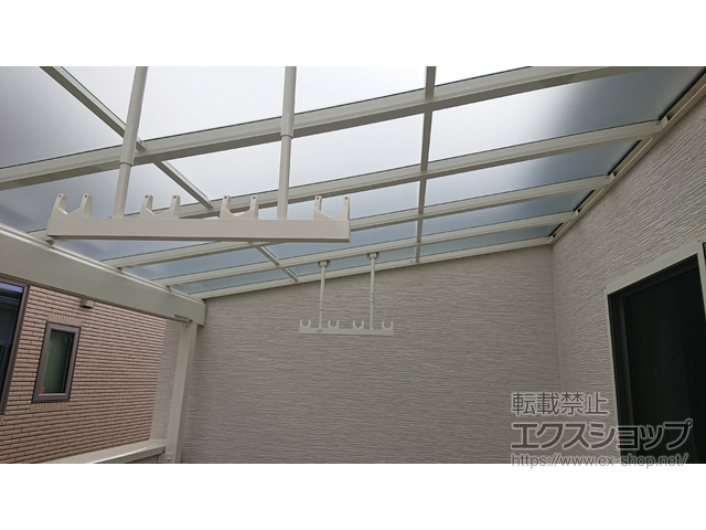 奈良県奈良市ののバルコニー・ベランダ屋根 ソラリア F型 1500 屋根タイプ 単体 積雪〜50cm対応 施工例