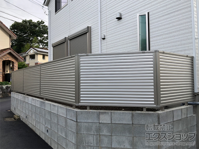 神奈川県大和市ののフェンス・柵 ミエーネフェンス 目隠しルーバータイプ 自由柱施工 施工例