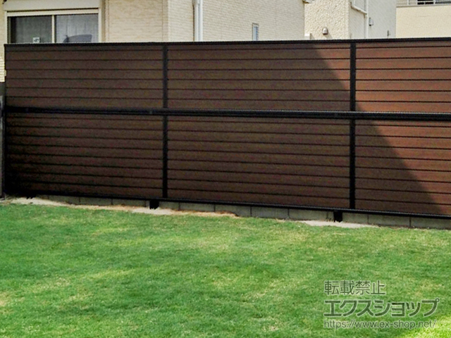 愛知県名古屋市ののフェンス・柵 モクアルフェンス 目隠しタイプ 2段支柱 自立建て用 施工例