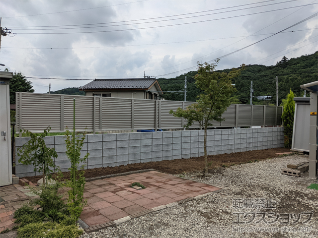 東京都青梅市ののフェンス・柵 ミエーネフェンス 目隠しルーバータイプ　自由柱施工 施工例