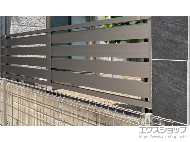愛知県名古屋市ののフェンス・柵 モクハイフェンス アルミ色タイプ フリーポールタイプ 施工例